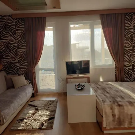 Апартамент Cozy In Sanny *