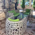 Cozy In Sanny * Slantchev Briag